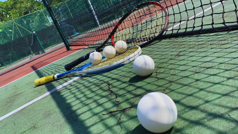 Tennis-Racket-Game
